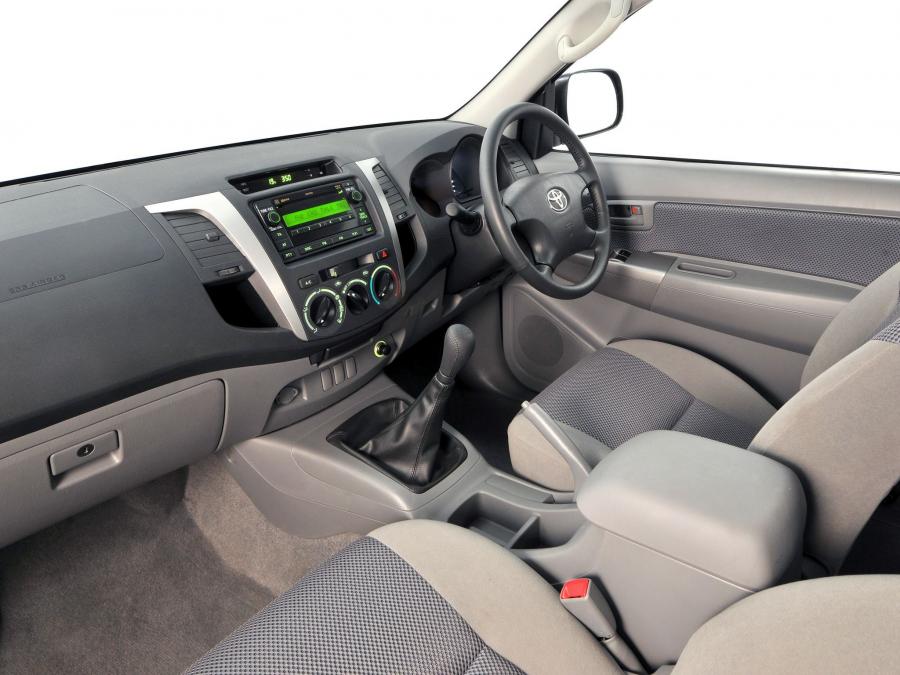  Toyota Hilux Xtra Cab 2008 года  (ZA) (фото 5 из 16)